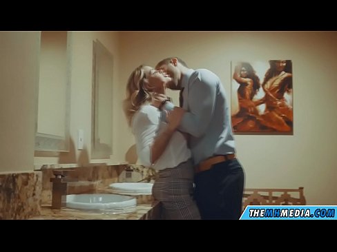 ❤️ Ilehoria busti batek komun publiko batean seduzitzen zaituenean ❤️❌ Porno pornoan eu.sexogolic-info.ru ❌️❤